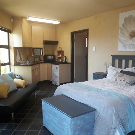 Studio@104 Apartment Mossel Bay Bagian luar foto